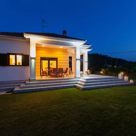 Villa F & B Summer Collection - Kassandra -